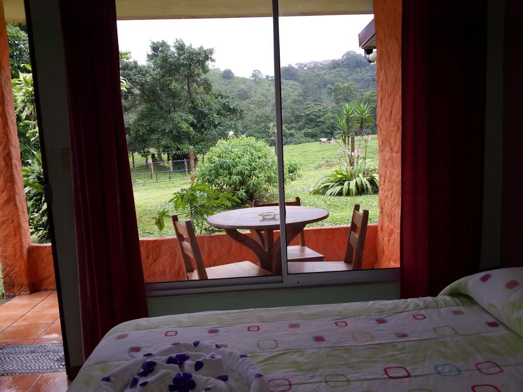 Cabinas Los Guayabos Hotel La Fortuna ห้อง รูปภาพ