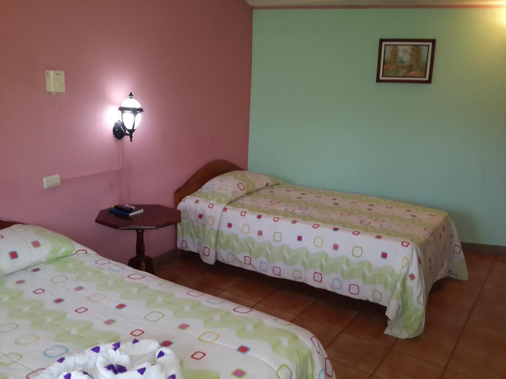 Cabinas Los Guayabos Hotel La Fortuna ห้อง รูปภาพ