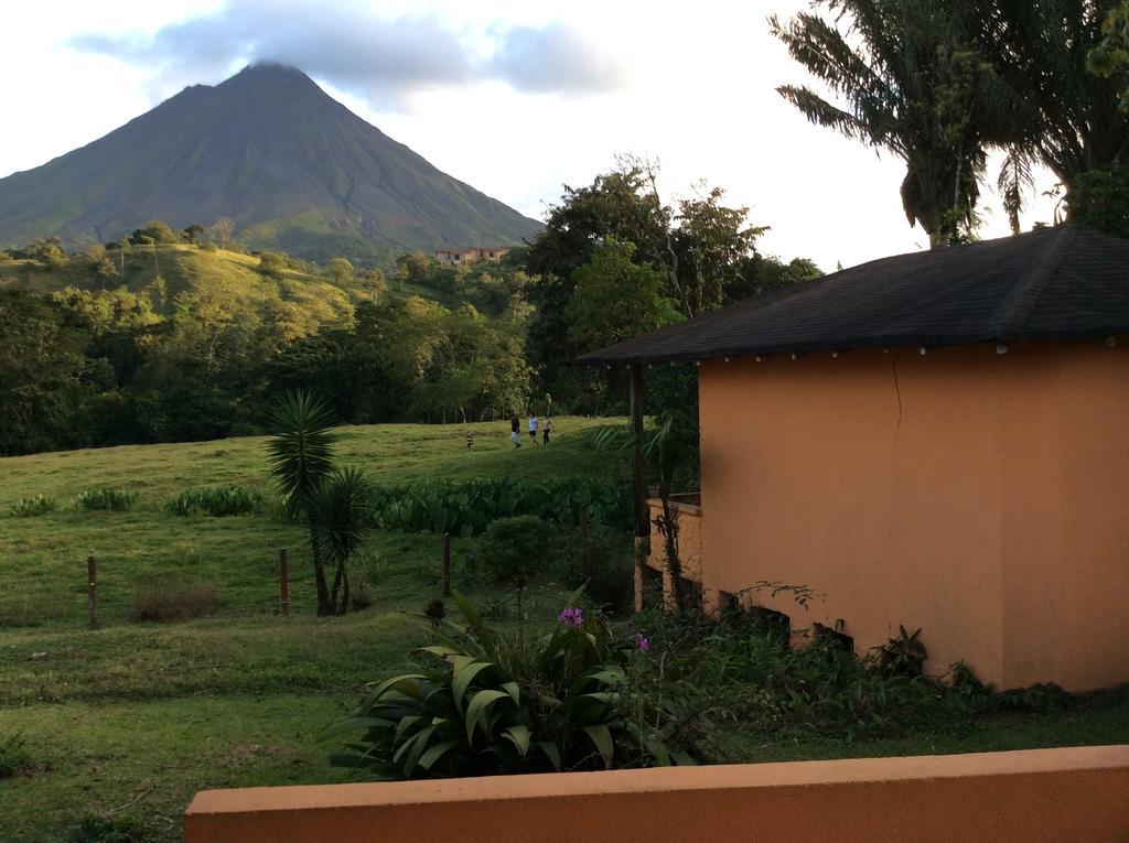 Cabinas Los Guayabos Hotel La Fortuna ภายนอก รูปภาพ