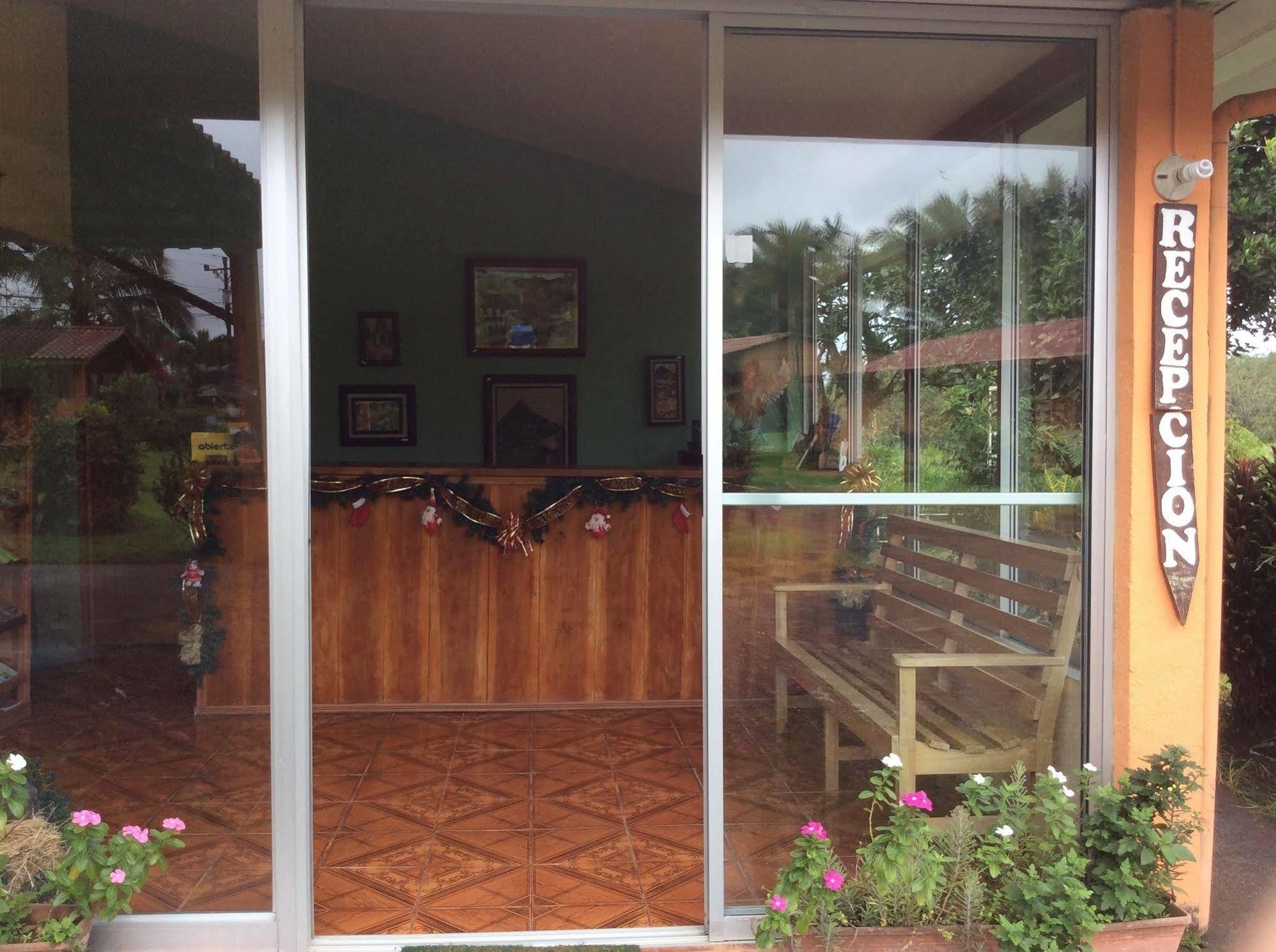 Cabinas Los Guayabos Hotel La Fortuna ภายนอก รูปภาพ
