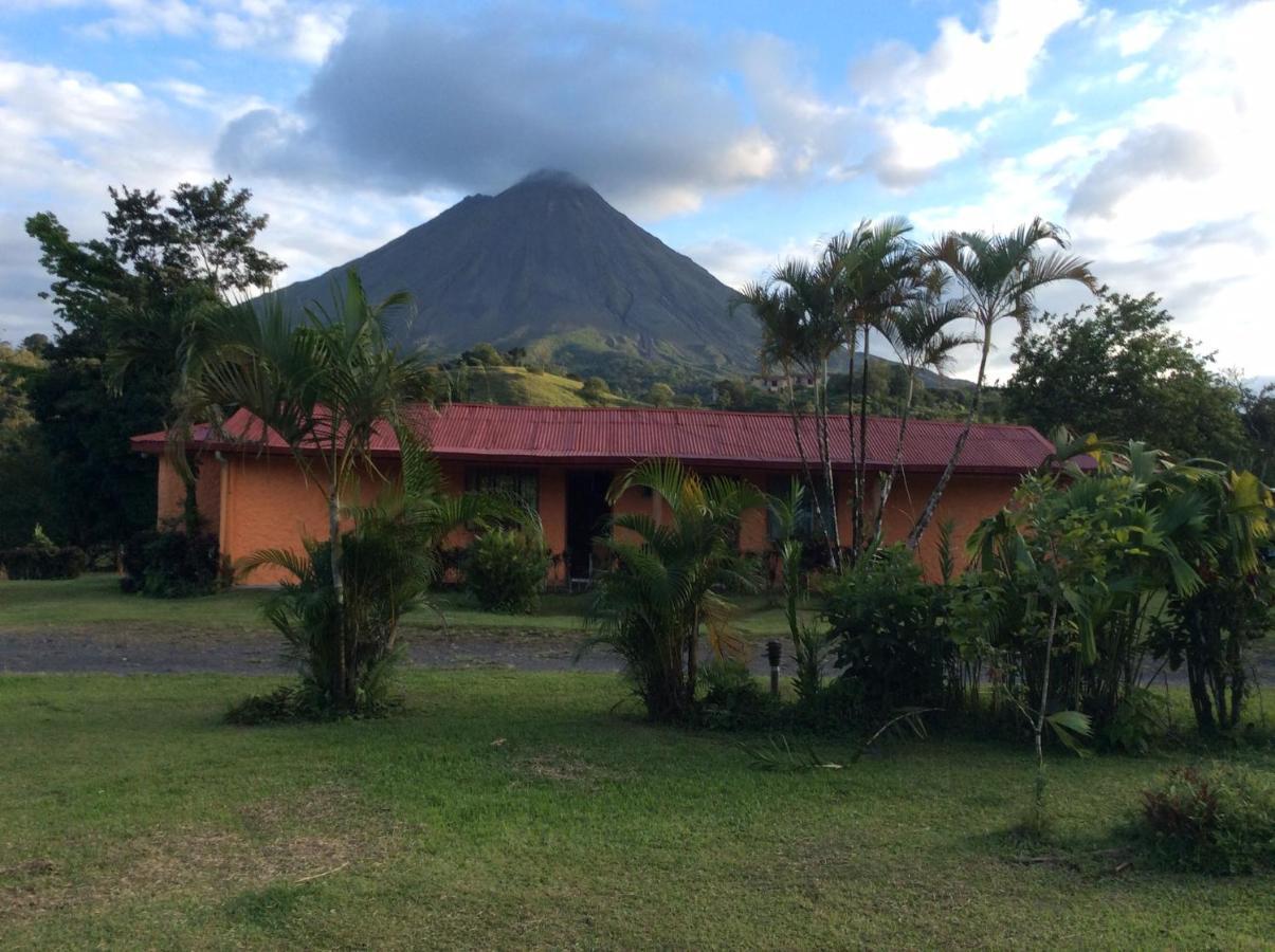 Cabinas Los Guayabos Hotel La Fortuna ภายนอก รูปภาพ