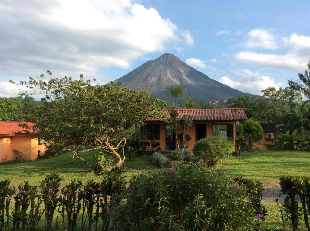 Cabinas Los Guayabos Hotel La Fortuna ภายนอก รูปภาพ