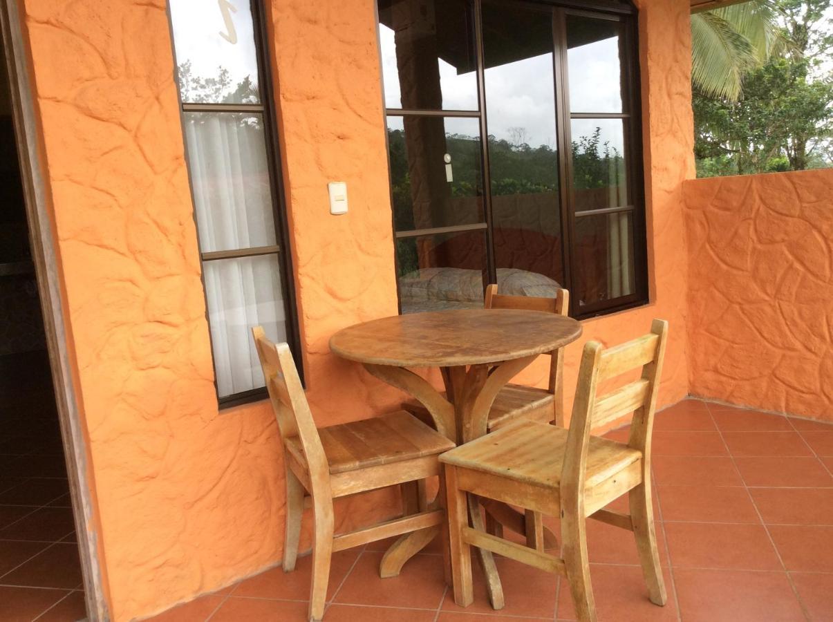 Cabinas Los Guayabos Hotel La Fortuna ภายนอก รูปภาพ