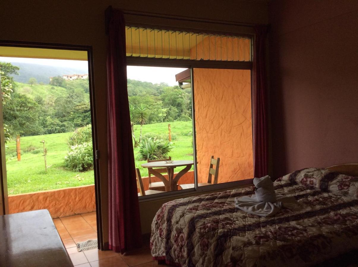 Cabinas Los Guayabos Hotel La Fortuna ภายนอก รูปภาพ