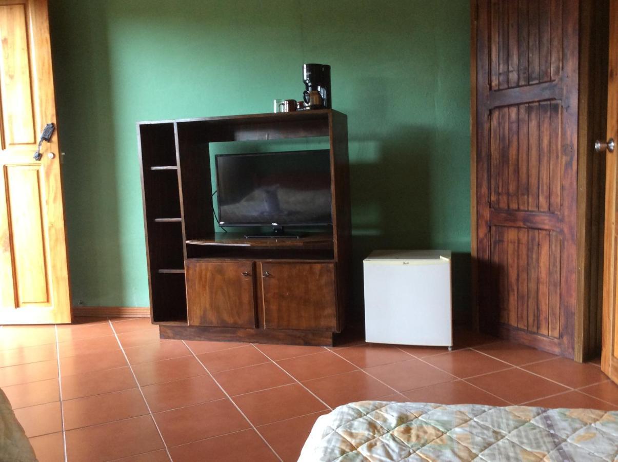 Cabinas Los Guayabos Hotel La Fortuna ภายนอก รูปภาพ